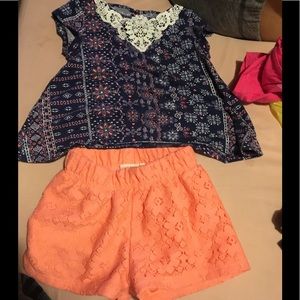 Toddler outfit worn acoupletime perfect condition